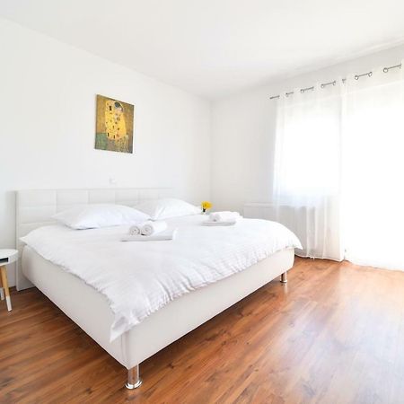 Apartman Space Ražanac 外观 照片