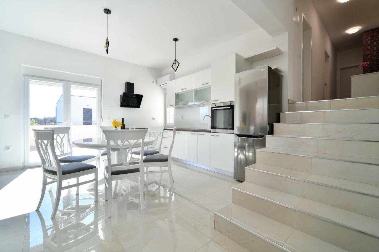 Apartman Space Ražanac 外观 照片